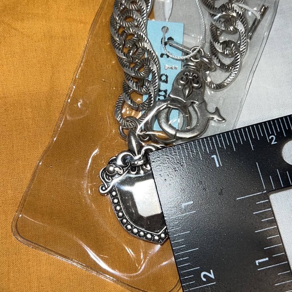 New Men’s Stigma Silver Tone Shield Toggle Bracelet Oxidized Effect 9 Inches - Picture 4 of 9